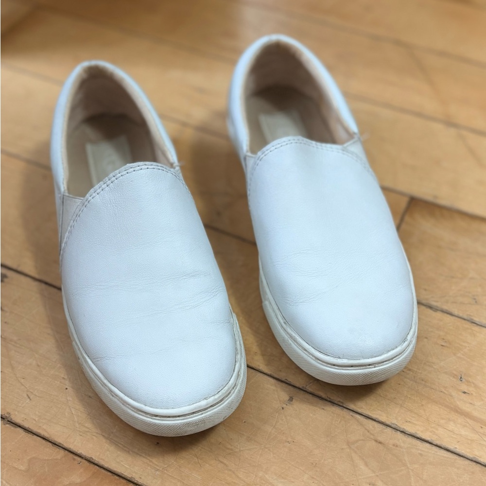 UGG Leather Slip-On Shoes Women’s Size 7